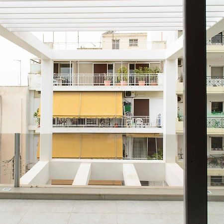 Appartamento Bright Loft With Terrance - Next To Metro Kerameikos Atene Esterno foto