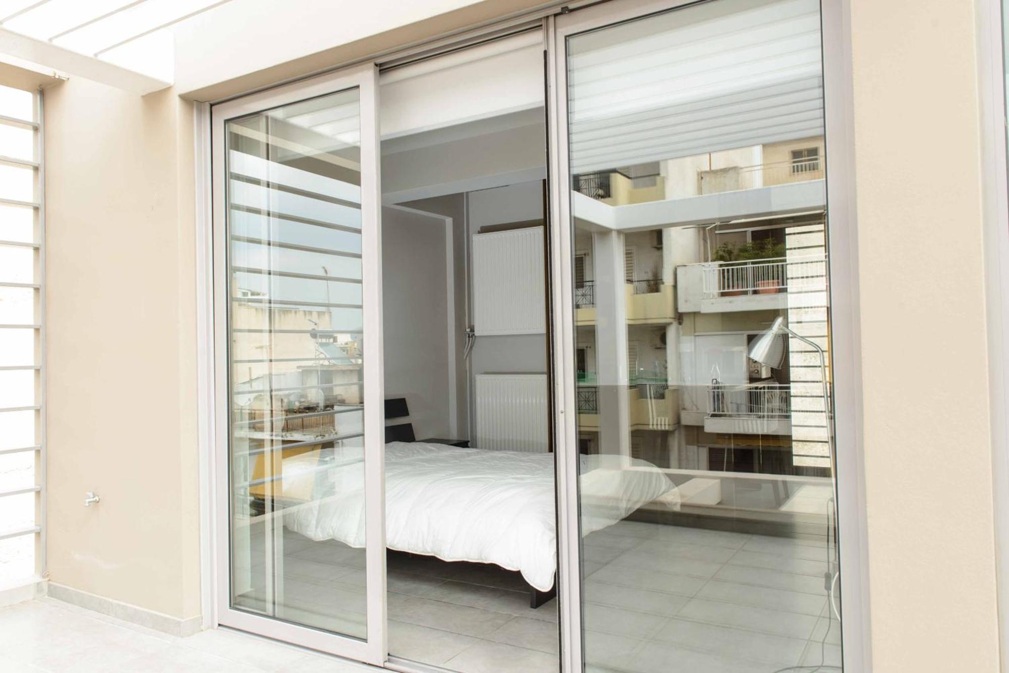 Appartamento Bright Loft With Terrance - Next To Metro Kerameikos Atene Esterno foto