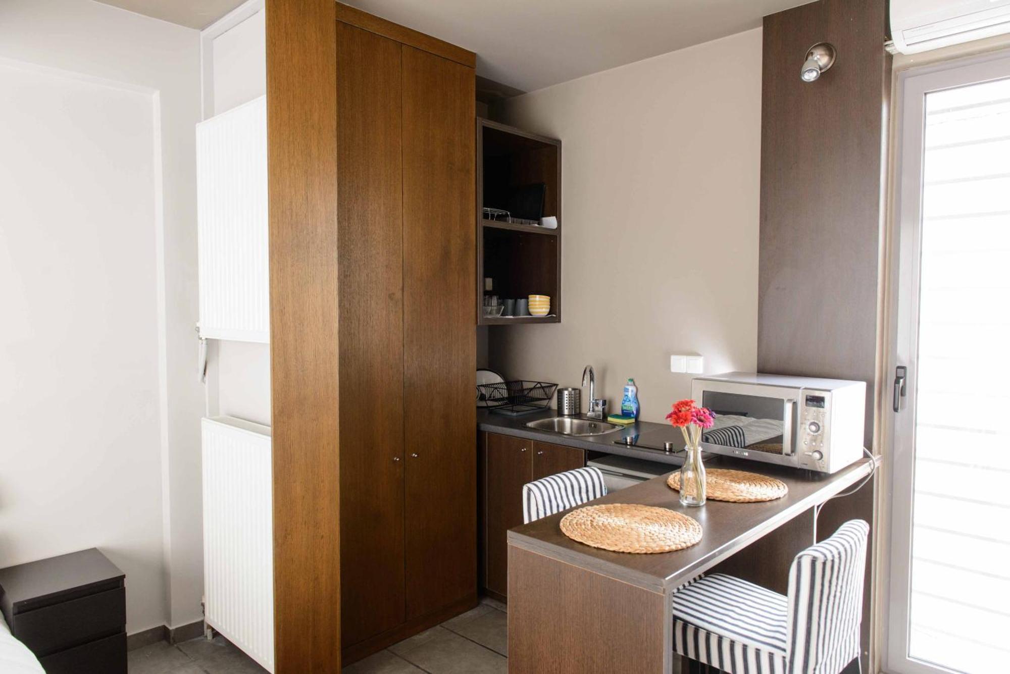 Appartamento Bright Loft With Terrance - Next To Metro Kerameikos Atene Esterno foto